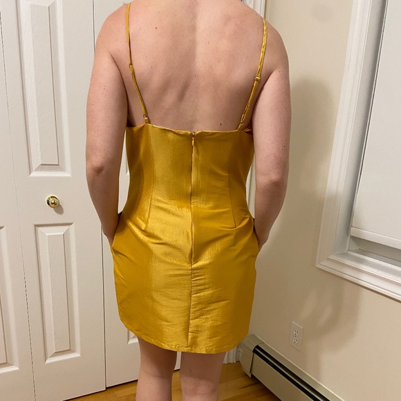 Luxxel Gold Metallic Cocktail Dress – Size Large - Picture 3 of 9